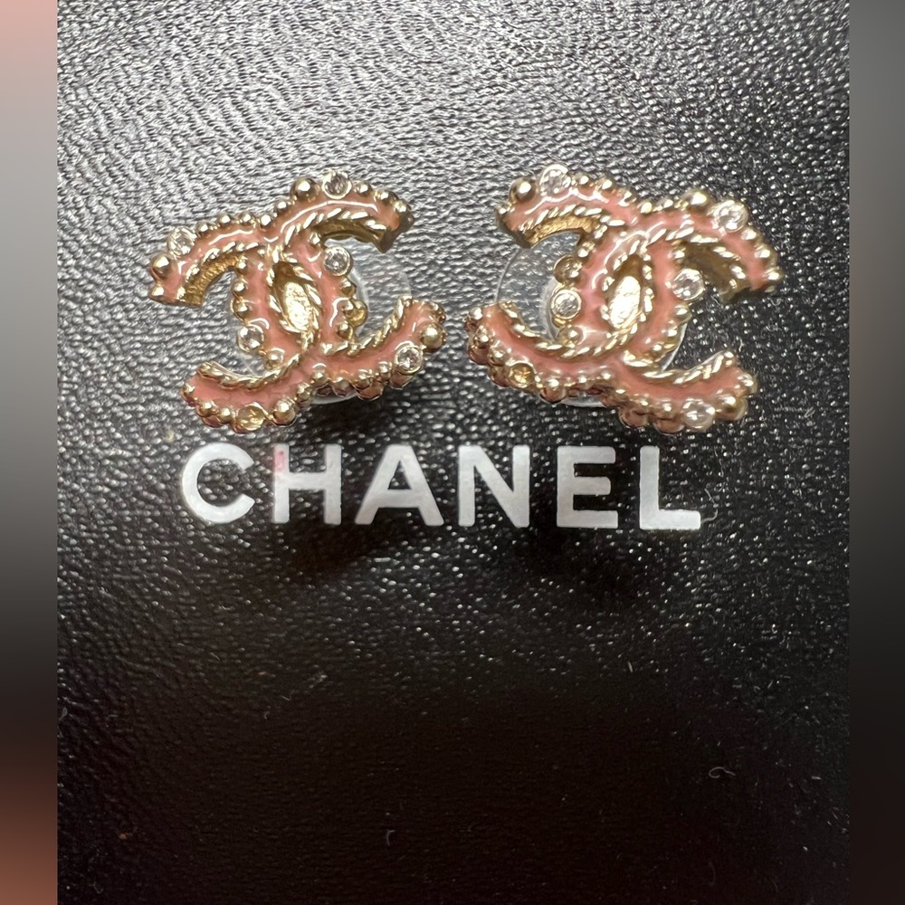 Authentic CHANEL 2017 Gold CC Crystals Stud Earrings autumn collection